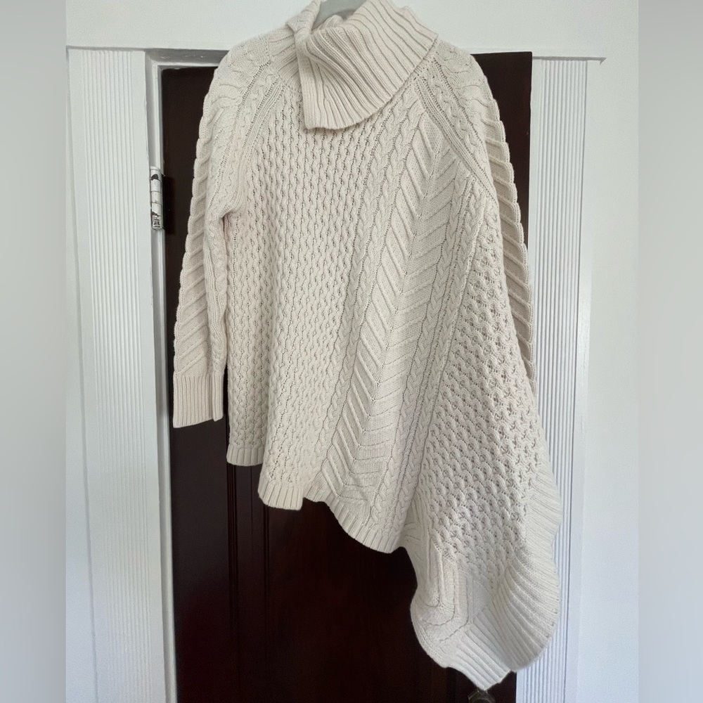 Vince Camuto Sweater